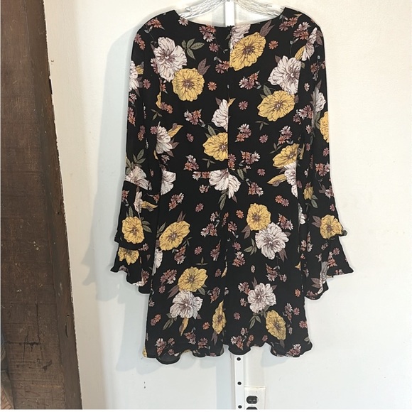 Altar'd State Juliette Dress Black Floral Tiered Ruffle Bell Sleeves Size Small - Picture 5 of 5